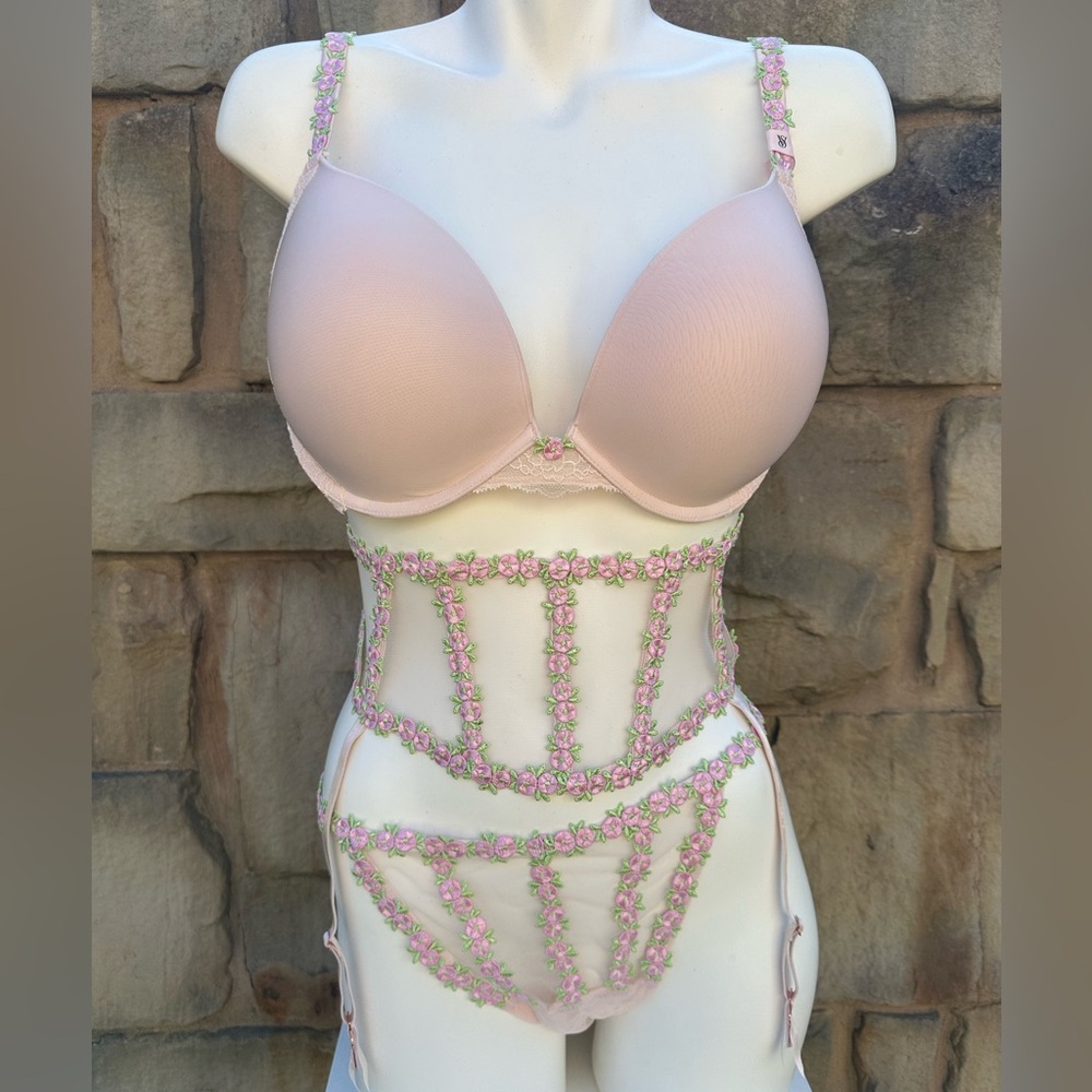 Victoria's Secret  PUSH-UP BRA 38D, GARTER M/L  AND BIKINI XXL